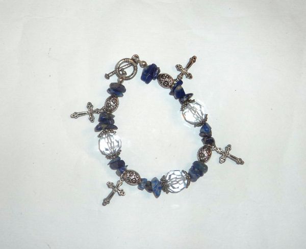 Pulseira sodalita com crucifixo